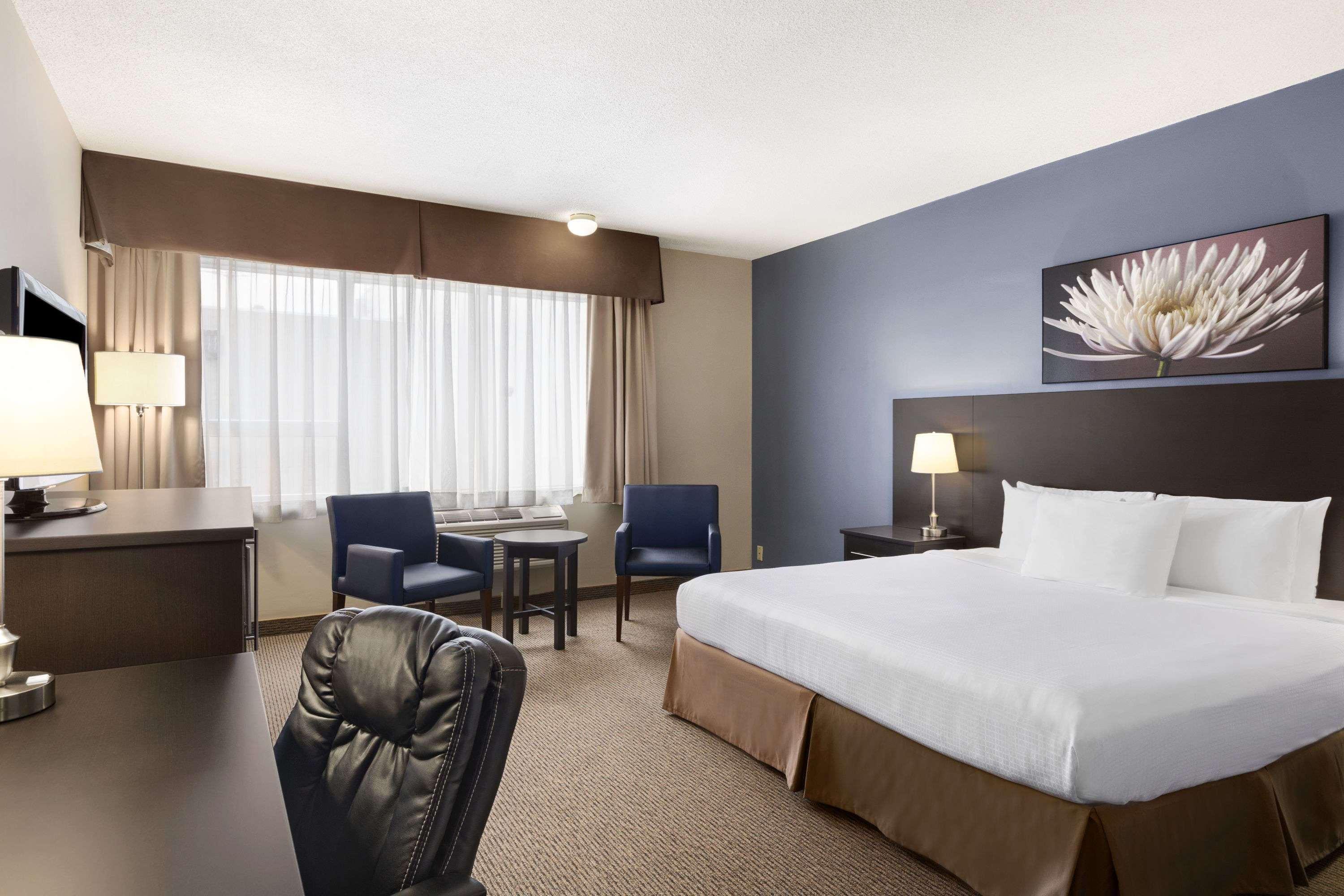 Days Inn By Wyndham Montreal Airport Conference Centre Dorval Ngoại thất bức ảnh
