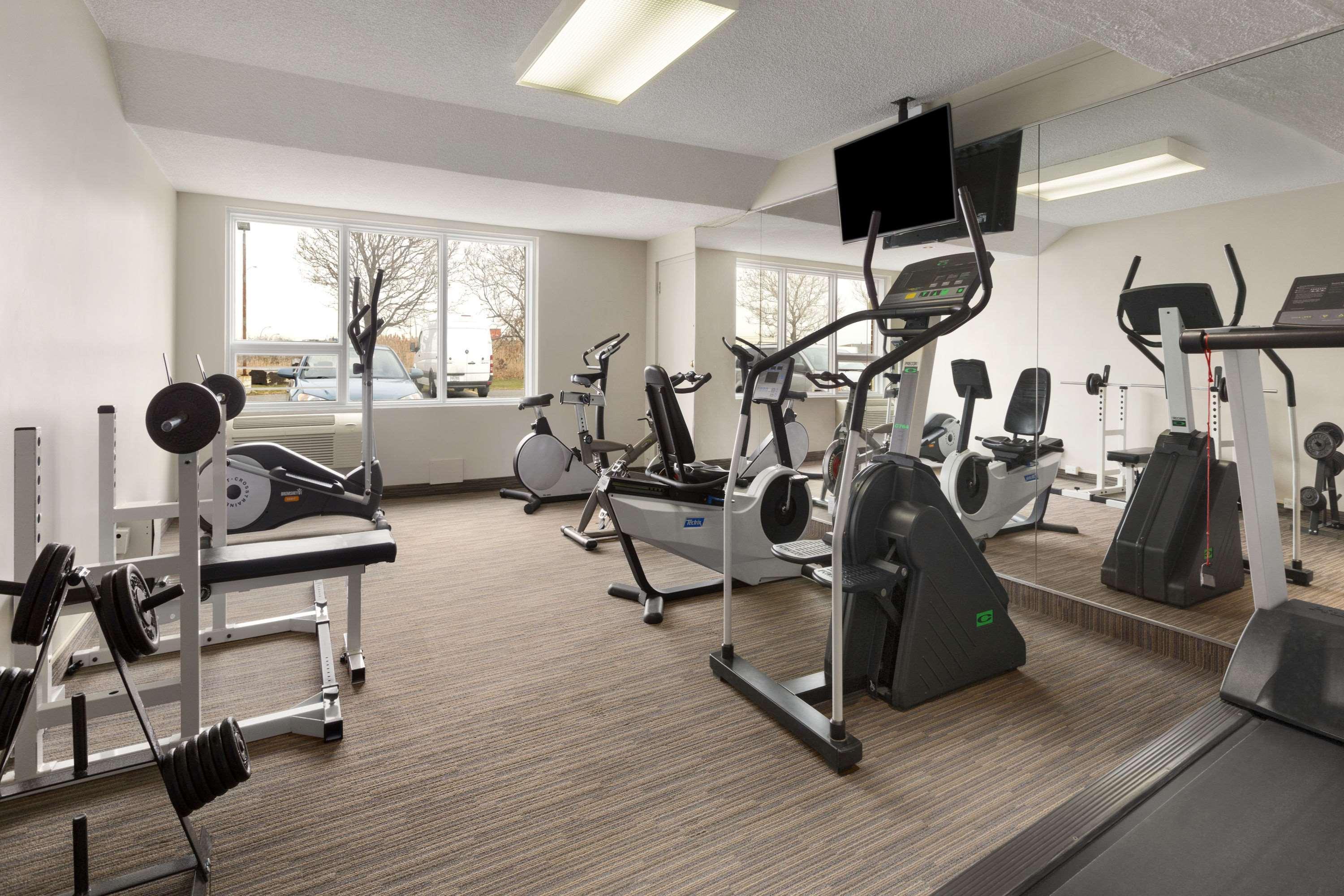 Days Inn By Wyndham Montreal Airport Conference Centre Dorval Ngoại thất bức ảnh